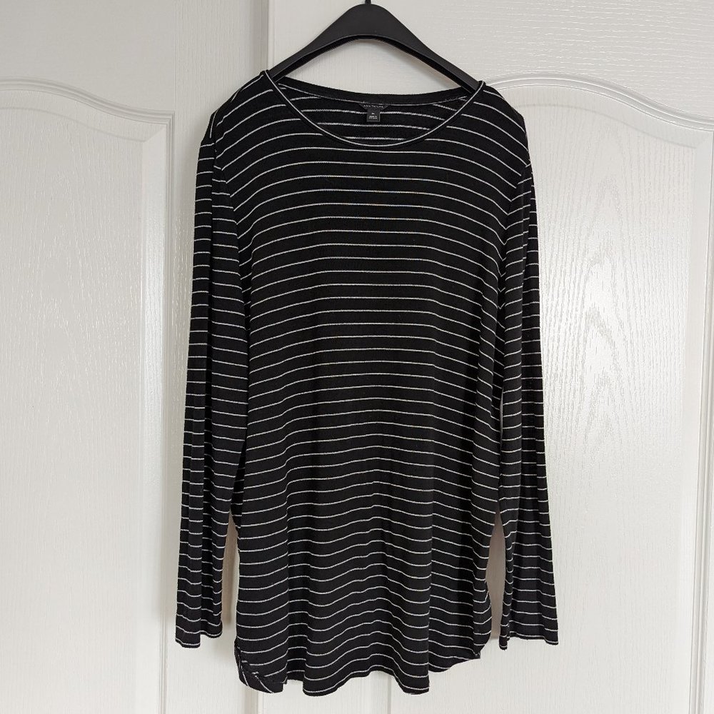 Ann Taylor black/white stripe long sleeve knit